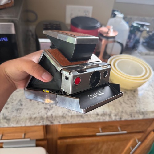 Polaroid model 1 - sx-70,